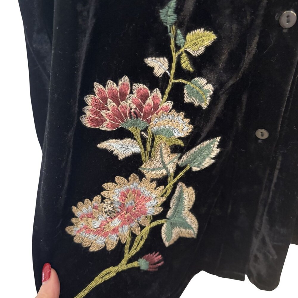 Black Velvet Button-Up Shirt With Floral Embroidery By Paparazzi Size Large - Picture 5 of 14